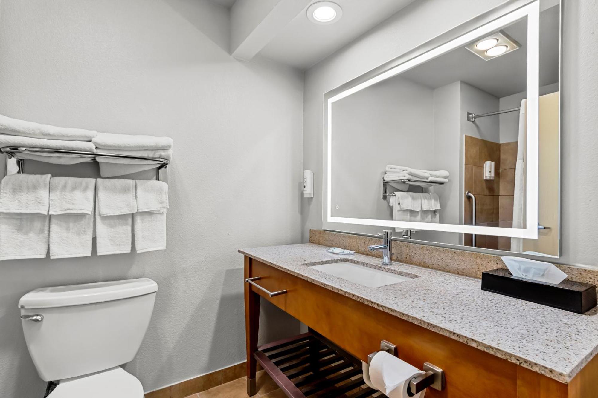 Quality Inn & Suites Airport North - Stone Oak San Antonio Extérieur photo