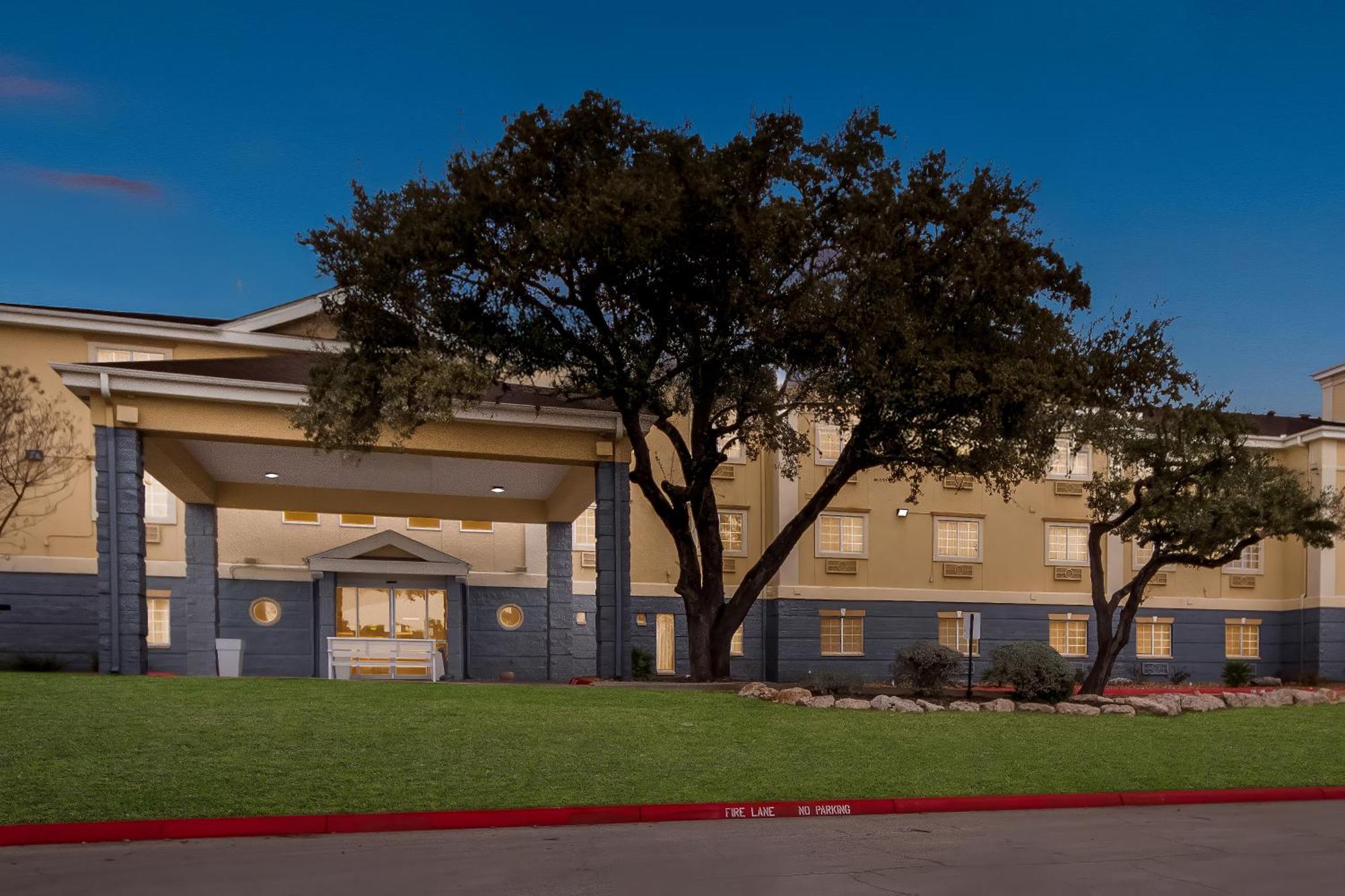 Quality Inn & Suites Airport North - Stone Oak San Antonio Extérieur photo