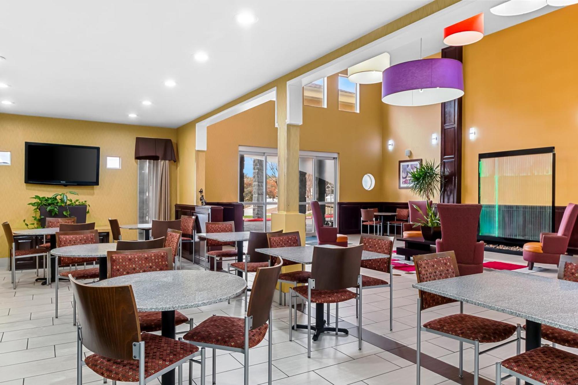 Quality Inn & Suites Airport North - Stone Oak San Antonio Extérieur photo